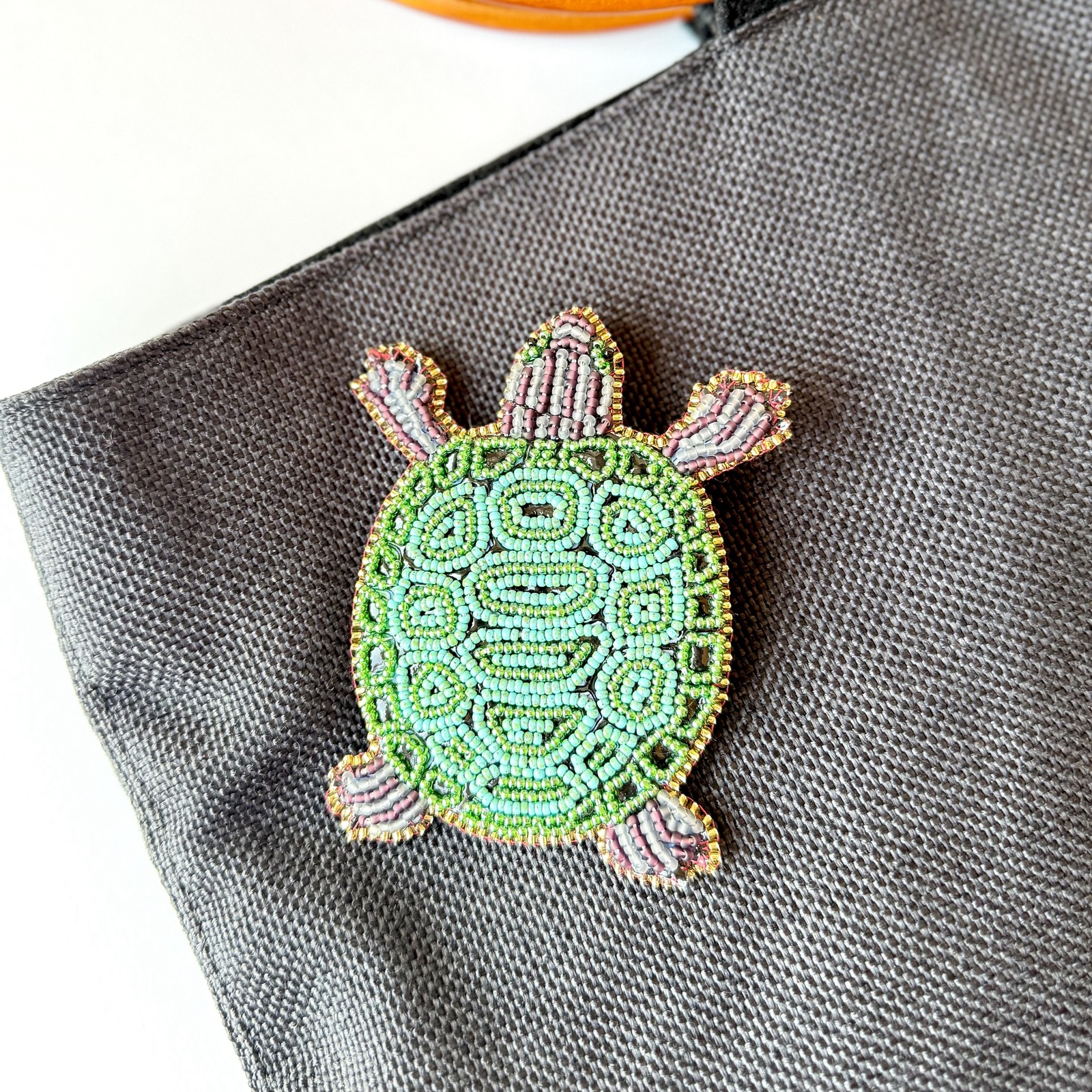 ビーズ刺繍とレザー】表裏🪡般若とおかめのがま口ショルダー財布 （5つ