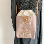 欲張りなスマホポシェット（ちょっぴり大きめ）　インド刺繍／くすみピンク　　ペットボトル・長財布も入る巾着ポシェット・巾着ショルダー・帆布・母の日