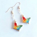 虹色蝶々のピアス(琉球ガラス)