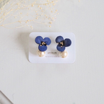 Leather flowers イヤリング purple×black