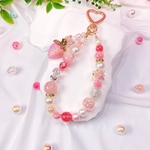 🍓ストラップ🍓/スマホストラップ/ハンドストラップ/ビーズ/キラキラ/キーホルダー/韓国/バッグチャーム/ハート/リボン/いちご