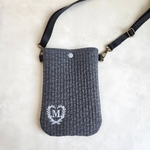 イニシャル刺繍入り ヌビスマホポーチ ショルダーベルト付き ♡ 軽量ショルダー スナップ開閉 マチなし イブル 韓国 丸洗い【送料無料】