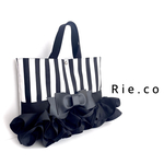 入園入学*.•   レッスンバッグ　 *.•  お稽古かばん.   手提げカバン　*.• *.•   リボン付　フリル付き　white×black stripe