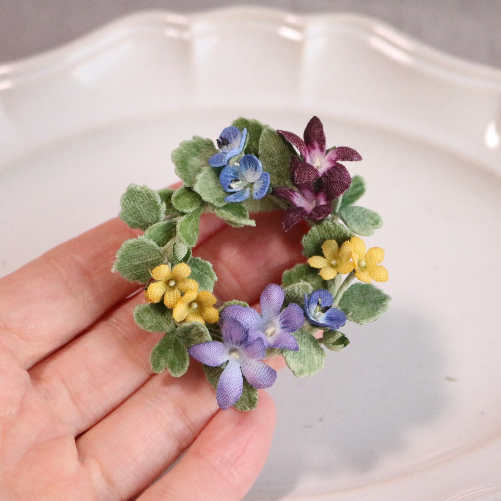 布花 春色ブローチ 1911 - ao. 手作りのアンティーク花 | minne byGMO