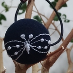 ミナペルホネン*くるみボタンゴムちょうちょドット刺繍