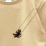 空中ブランコ黒猫 Tシャツ ベージュ メンズ レディース tシャツ ねこ ネコ イラストT tしゃつ コットン 春 夏 綿 母の日