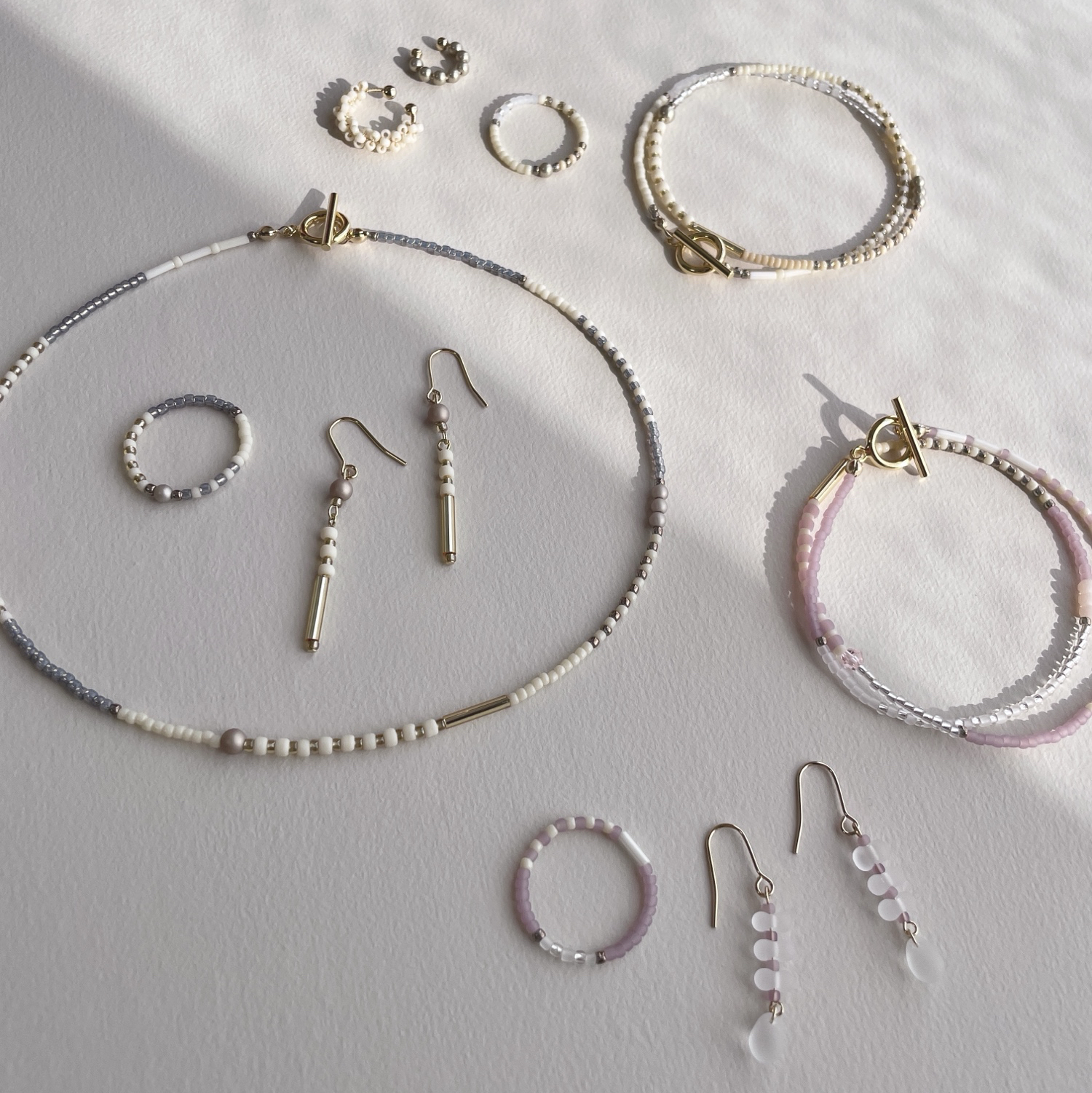 ビーズアクセサリー3点セット》ネックレス／ブレスレット＋ピアス