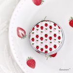 刺繍のピルケース《2色のいちご》