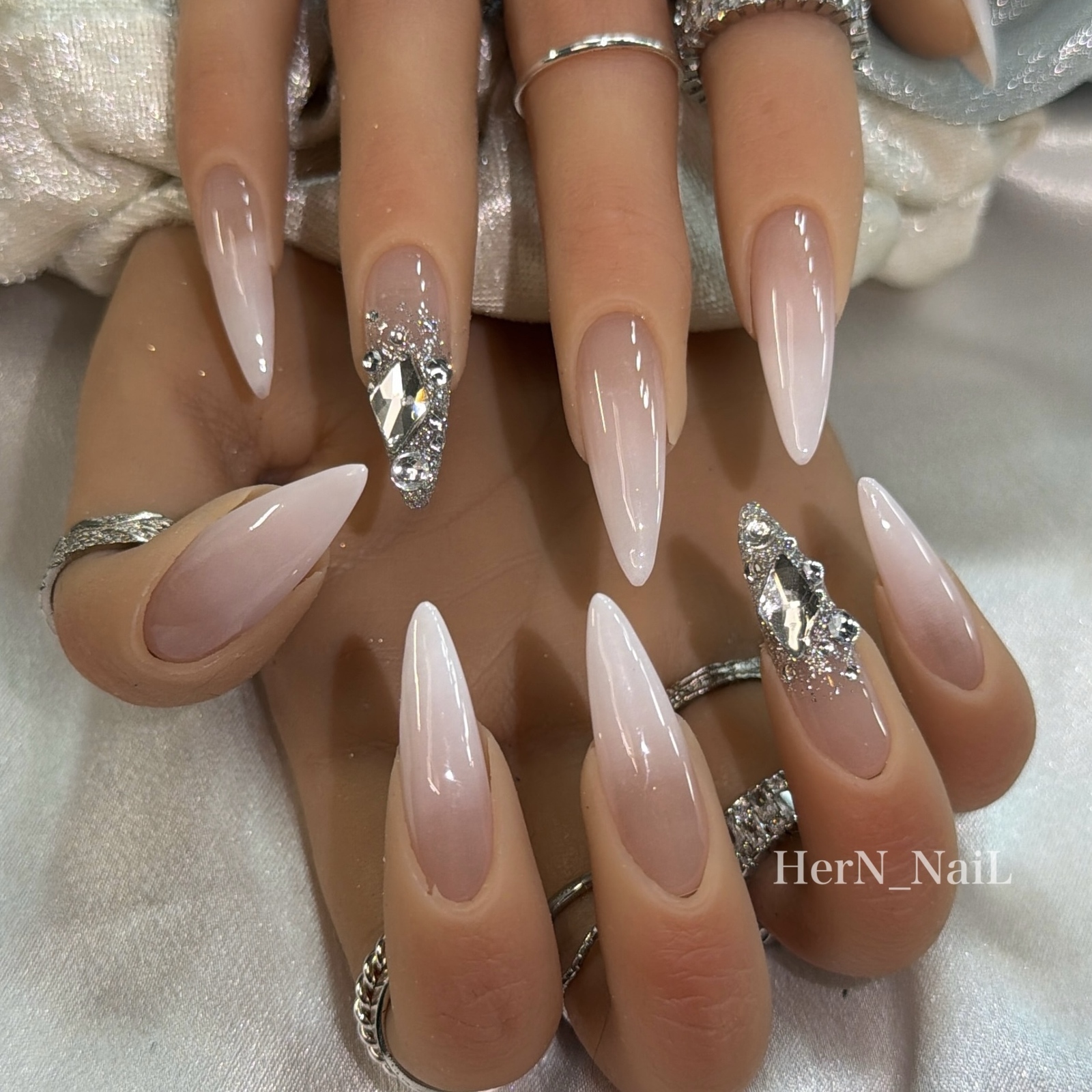 ベイビーブーマー グラデーション ちゅるん ネイルチップ - HerN_NaiL 