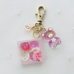 ANIMAL BOX♡キャンディーくま　　　シャカシャカ　キーホルダー　レジン　アニマル　スイーツ　プレゼント　ミニチュア　フェイクスイーツ　キャンディー　ジュエル　マルチカラー　パステル