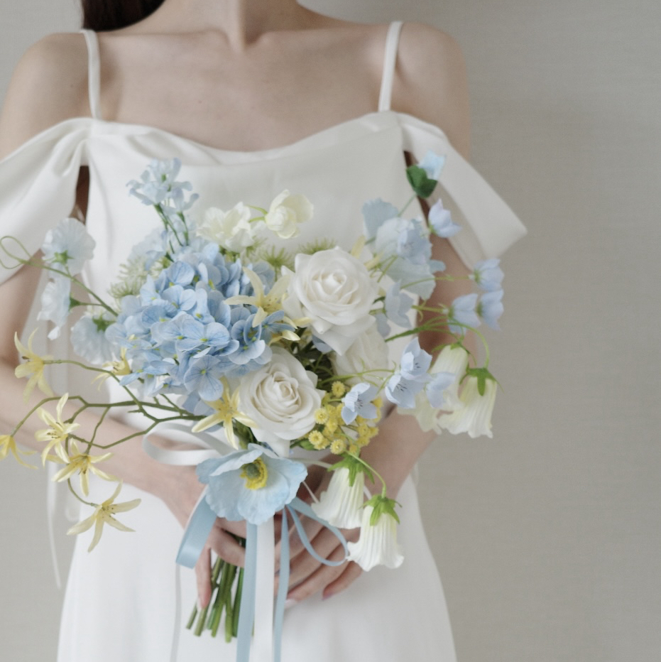 完成品】ピンクフラワーのバレエコアブーケ／花束 結婚式 前撮り
