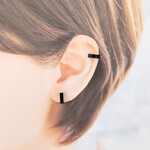 【再販×10】〈痛くない〉ブラックフラットリングイヤリング・イヤーカフ・フェイクピアス・イヤークリップ・ノンホールピアス〈直径約11㎜、幅約3㎜〉(両耳用)(サイズ調節可能)   管理No.2181