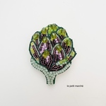 アーティチョークのビーズ刺繍ブローチ