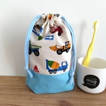 20×15×マチ6cm 名前タグ付き 働く車いっぱい♪コップ袋 両側ひもタイプ