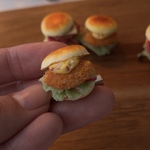 【ブローチ】ミニチュアフィッシュバーガー