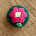 お花　刺繍 くるみボタン ヘアゴム