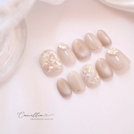 Sheer Beige × Gold Nuance-うるちゅるベージュニュアンス-ネイルチップ マグネットネイル ホワイトゴールド　上品 シンプル うるうる