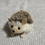 羊毛フェルト　ハリネズミ大　顔ベージュ　ハンドメイド