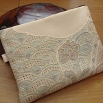 汕頭刺繡を楽しむポーチ(ちょっぴり難あり)