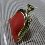 小さな皮革のジュエリーケース　オレンジがかった赤