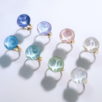 水面がゆらめくリング | 大ぶりモチーフ 透明感 涼しげアクセサリー ホワイト アイボリー 春 夏 金属アレルギー対応 サージカルステンレス 指輪 海 白 母の日 クリア フリーサイズリング 推し活