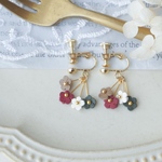 ちっちゃな小花のイヤリング or　ピアス
