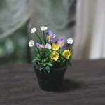 ドールハウスを華やかにするミニチュア寄せ植え