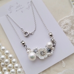 【ホワイト/グレー】5花弁モチーフ❀お花のブランコネックレス【シルバーベース】パールアクセサリー　フラワーモチーフ　桜モチーフ　さくらモチーフ　コットンパール　チェコガラスビーズ　お呼ばれにも