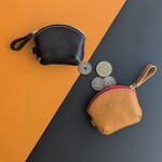 本革コインケース｜手にしっくり馴染むレザーのぷっくりコインポーチ