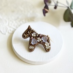 ダーラナホース（茶色の馬）ビーズ刺繍ブローチ⭐︎母の日ギフト⭐︎受注制作品