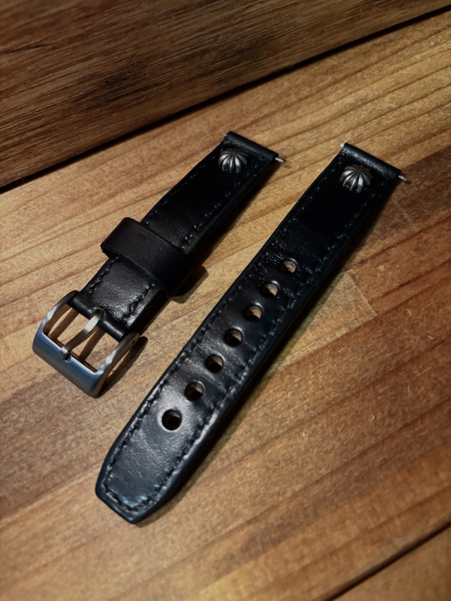 CASIO A168WEM-1. ヴィンテージシリーズ クロムエクセルレザーベルト 
