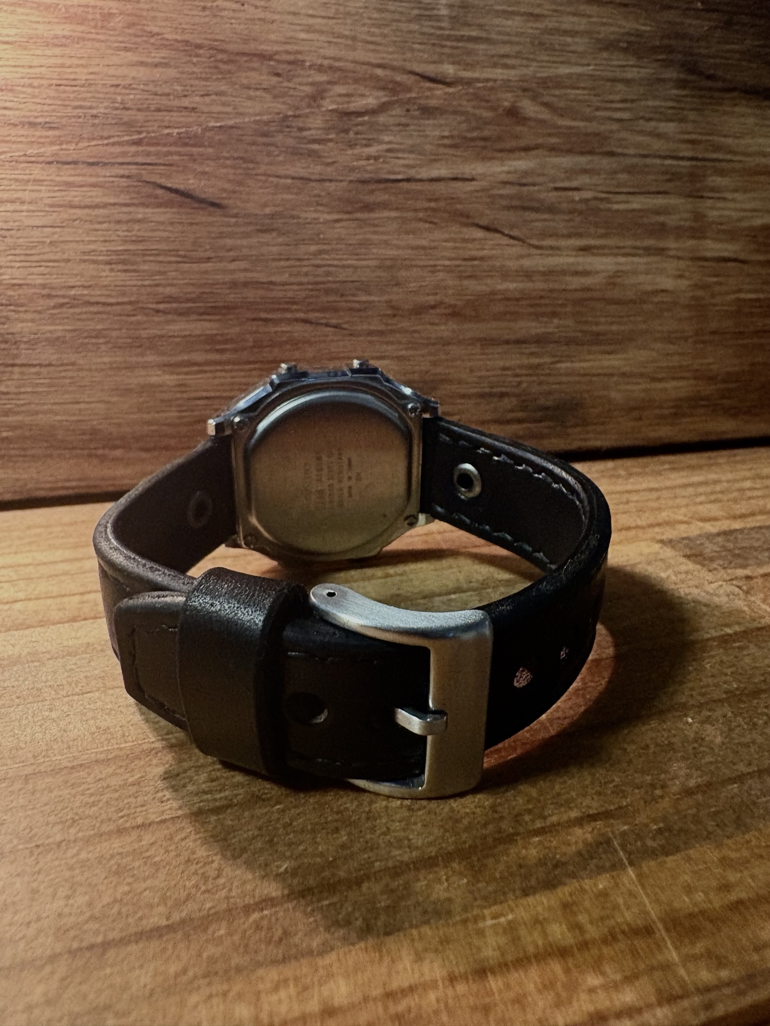CASIO A168WEM-1. ヴィンテージシリーズクロムエクセルレザー