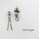 モノトーンアシンメトリーピアス