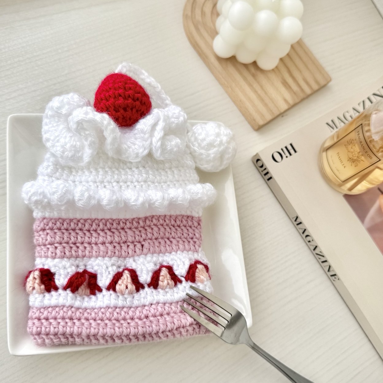 いちごミルクケーキの巾着ポーチ🍓🥛』編み物 かぎ針編み ニット 毛糸