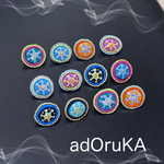 【new!】花火モチーフ 模様 ハンドメイド ピアス＊レジン×刺繍×ビーズ アート イロチガイペア