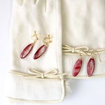 レッドカラーシェルのピアス/イヤリング