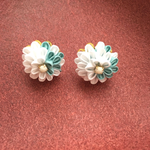 丸小花のピアス☆つまみ細工