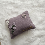 刺繍　ニードルクッション　ピンクッション