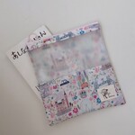 〈 リバティ  プライド・アンド・ブルーム 〉ラミネート・窓付きブックポーチ (16㎝ファスナー)