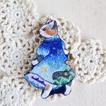 刺繍ブローチ　夜空のワンピース(三毛)
