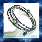 琉球蛍硝子　シトラスグリーン×ネイビー　 3連　ワイヤーブレスレット　#minne_new #蛍ガラス　#海　#ホタルガラス