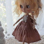ブライス服 アウトフィット リネン フリルワンピース 生成り ナチュラルコーデ　 ネオブライス リカちゃん