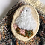 刺繍ブローチ　アホウドリ(雛)