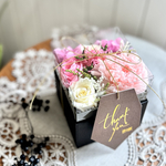 『thank you mom BOX』  -pink-    母の日ギフトに｜上品なプリザーブドフラワーのボックスアレンジ（選べる4色・そのまま飾れる)
