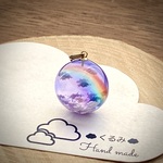 半球の雲レジン   夕暮れ空にかかる虹 小さめ 18mm ステンレスチェーン
