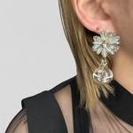*ピアス*  イヤリング *ガラスドーム*フラワーカボション‎*お花ピアス*シャボン玉  可愛い ゴールド  水入り*夏 涼しげ*オーロラ つやつや バブル