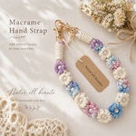 小さなお花畑のマクラメスマホストラップ(ピンクパープルブルー)ストラップ/スマホアクセサリー/お花モチーフ/フラワー/ナチュラル/プレゼント/ギフト/プチギフト/バッグチャーム