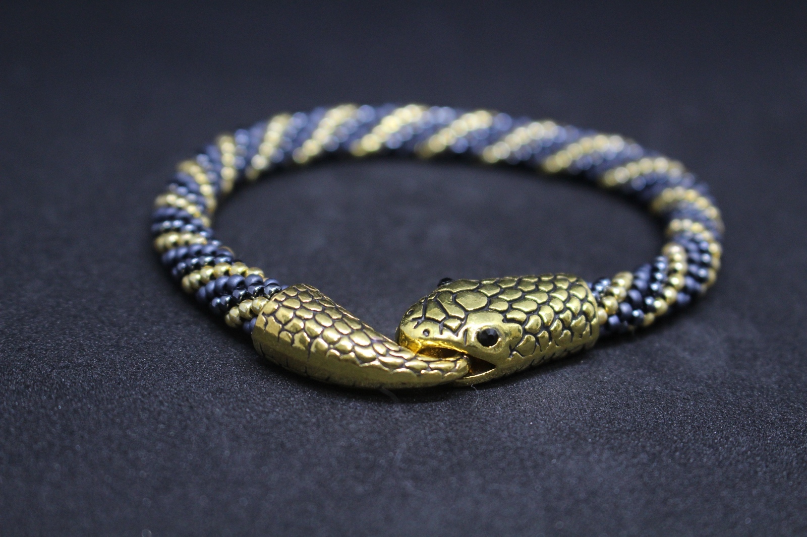 蛇モチーフ|ビーズクロッシェブレスレット| ネイビー×マットネイビー