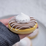 飾って楽しむ 【ドーナツ/チョコ(ホワイトライン)】 置物