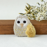 ふくろう刺繍ブローチ（イエロー）